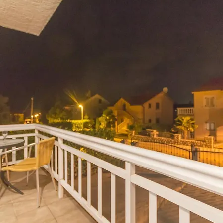 Apartment In Njivice/insel Krk 27373 Njivice