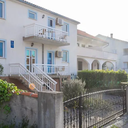 Apartment In Njivice/insel Krk 27373